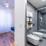 Apartament Porta Venezia Bilocale Moderno *