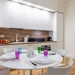 Porta Venezia Bilocale Moderno Apartament