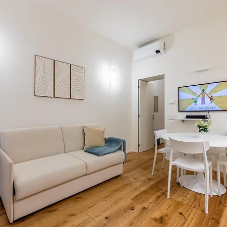 Apartament Porta Venezia Bilocale Moderno Mediolan