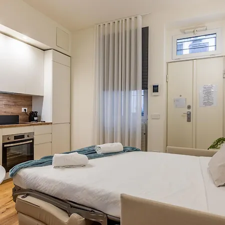 Apartament Porta Venezia Bilocale Moderno *