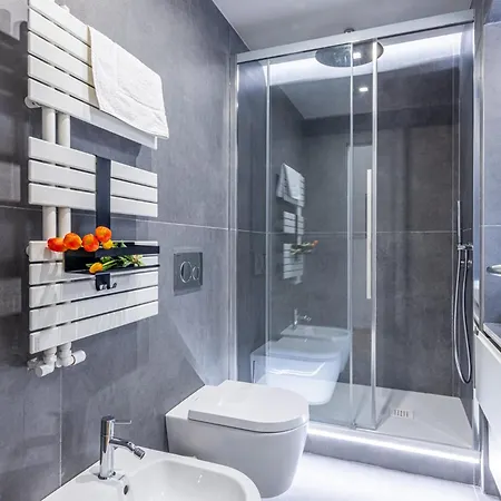 Porta Venezia Bilocale Moderno Apartamento *
